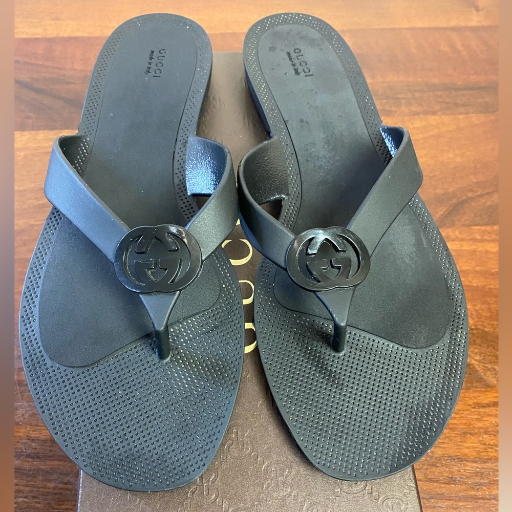 Gucci Black Rubber Thong Sandals
